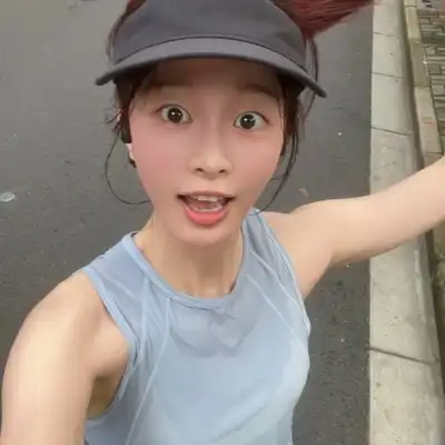何铭